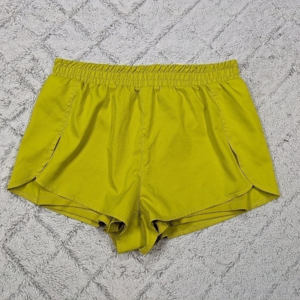 Girlfriend Collective Shorts Women's S Green Lime Trail Lined Micro Hi-Rise 2” - Picture 2 of 9